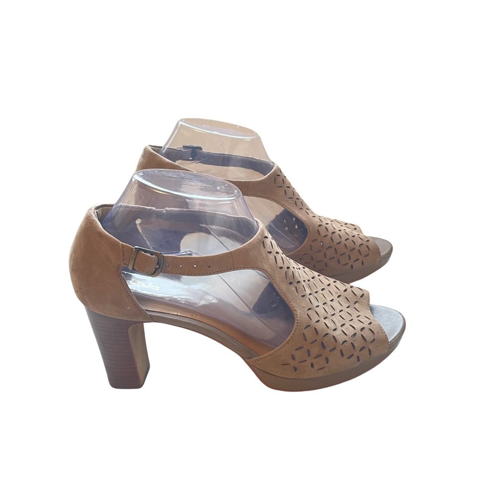 Clarks Artisan Suede Cut Out Chunky Platform Heels Sz 9